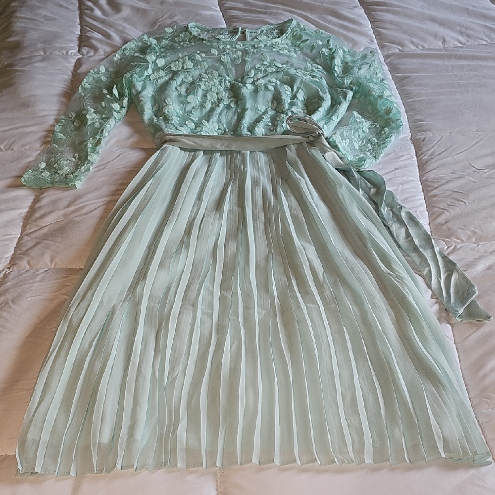 Le Chateau Light Green Dress with Lace Bodice